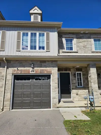 Att/Row/Townhouse in Hamilton
