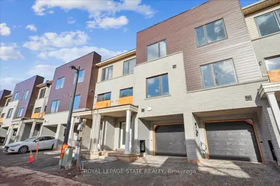 Att/Row/Townhouse in Hamilton
