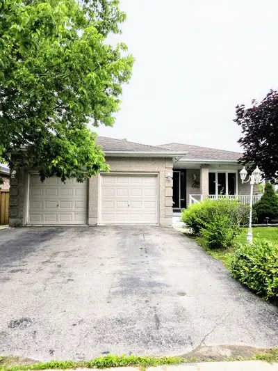 33 Hillside Road, Ingersoll, On N5c 4b7