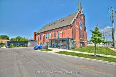 Condo Apartment in St. Catharines