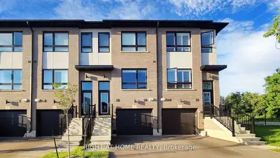 Att/Row/Townhouse in Brantford