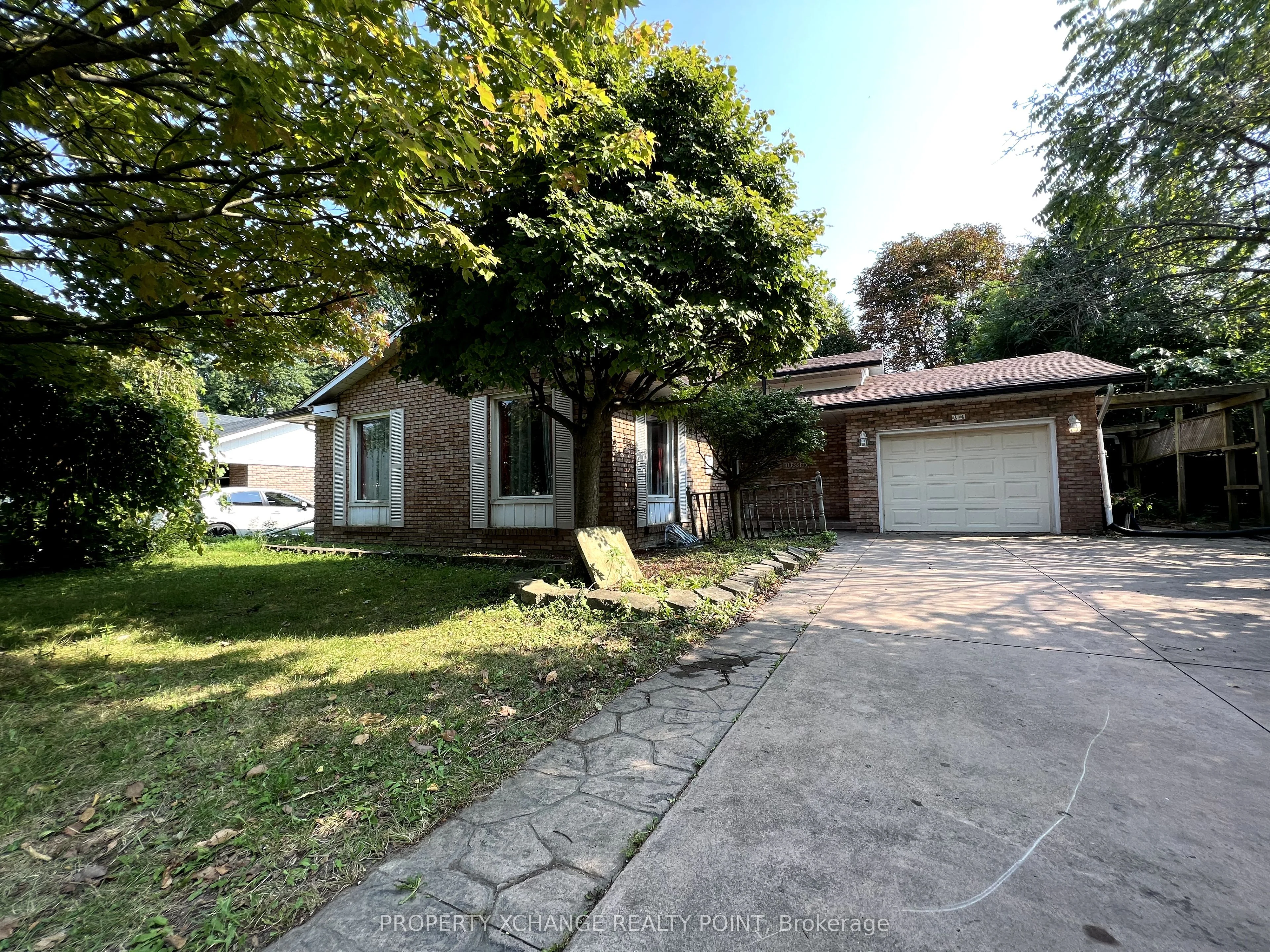 24 Mcgill Street S, Welland, On L3c 3l3