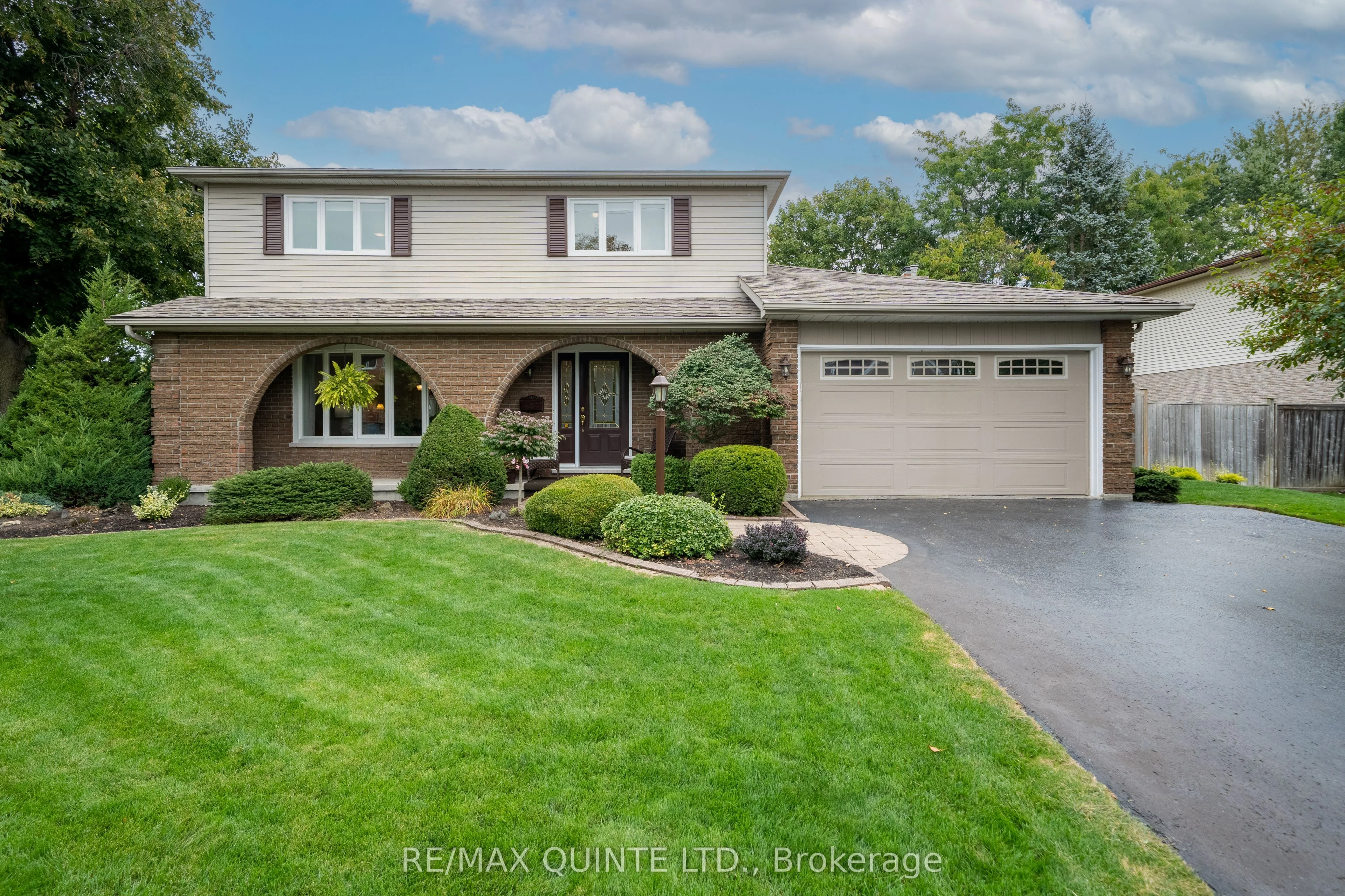 Detached in Belleville