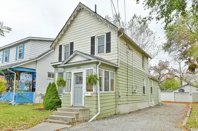 Detached in Belleville