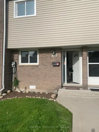 Condo Townhouse in Waterloo