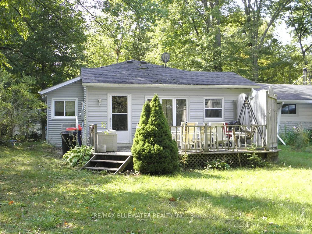 6209 London Road, Lambton Shores, On N0n 1j1