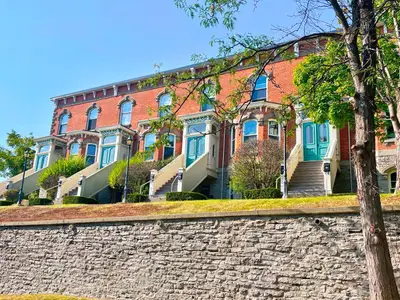Condo Townhouse in Belleville