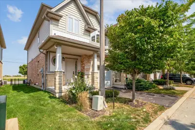 Att/Row/Townhouse in Grimsby