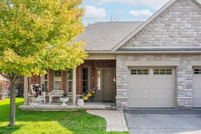 Condo Townhouse in Selwyn