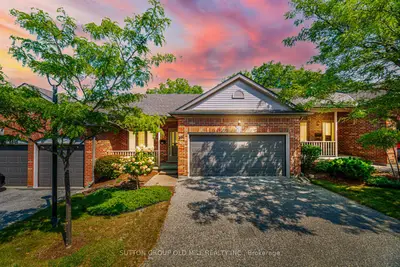 Condo Townhouse in Woodstock