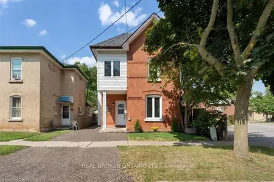 Detached in Brantford