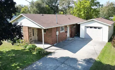 Detached in Cramahe