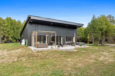 Detached in Tyendinaga