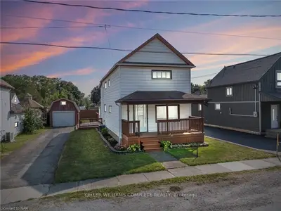 Detached in Port Colborne