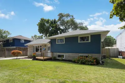 Detached in Sarnia