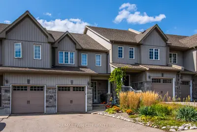 Att/Row/Townhouse in Kitchener