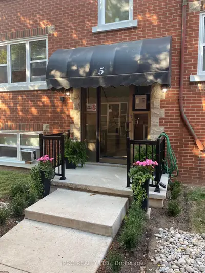Condo Apartment in Hamilton