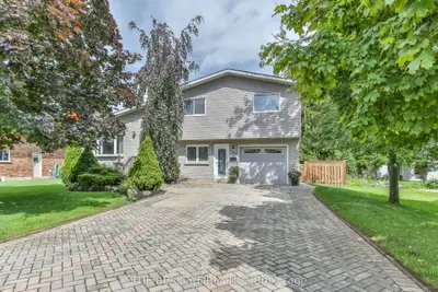 Detached in West Elgin