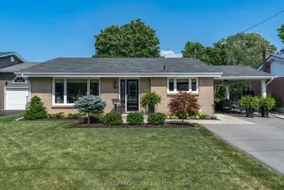 Detached in Belleville