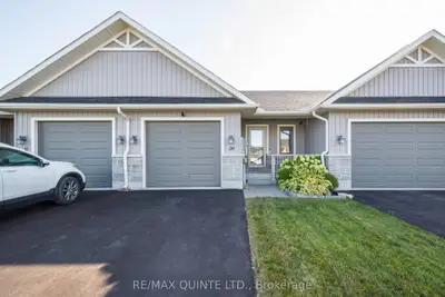 Att/Row/Townhouse in Belleville