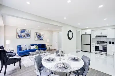 Detached in Woodstock