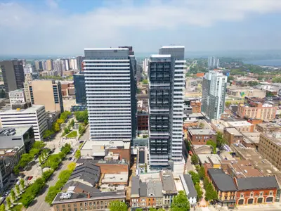 Condo Apartment in Hamilton