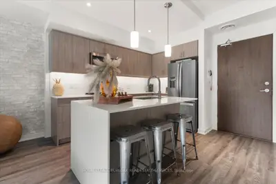 Condo Apartment in Hamilton