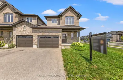 Att/Row/Townhouse in Hamilton