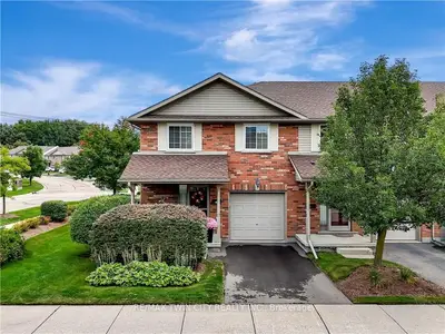 Condo Townhouse in Kitchener