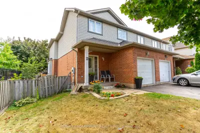 Att/Row/Townhouse in Hamilton