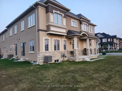 Att/Row/Townhouse in Brant