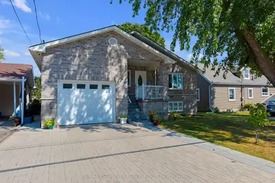 Detached in Brantford