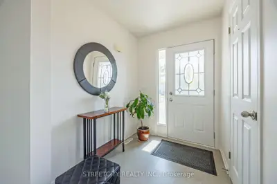 Condo Townhouse in London North