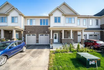 Att/Row/Townhouse in Centre Wellington