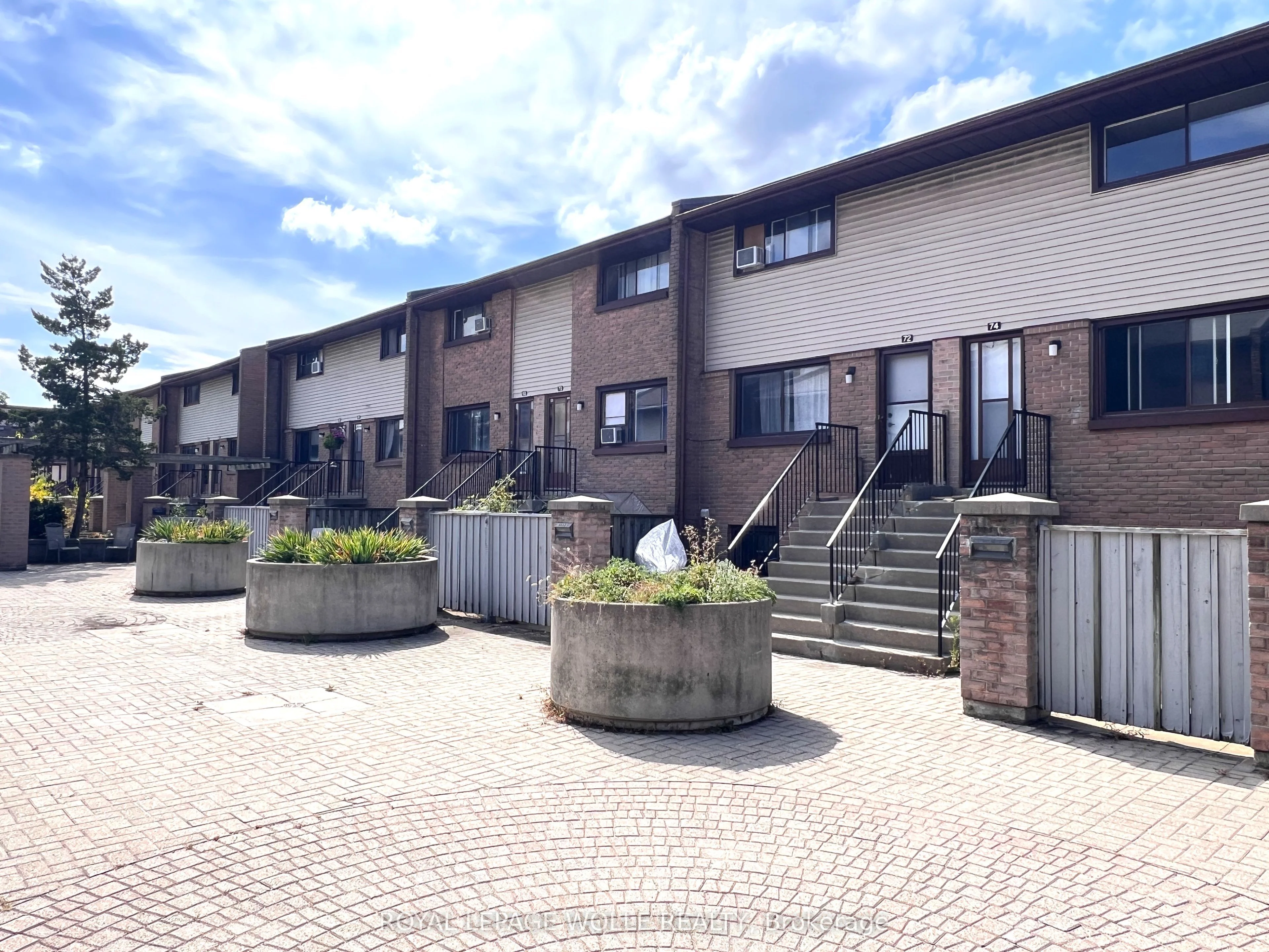 Condo Townhouse in Kitchener
