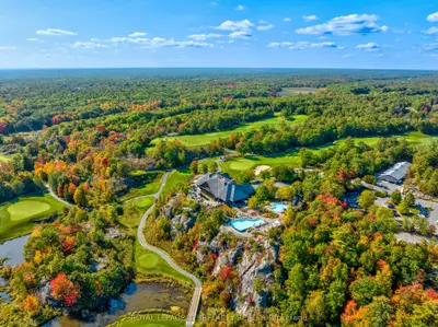 Att/Row/Townhouse in Gravenhurst