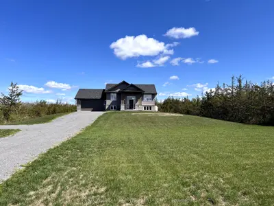 Detached in Prince Edward County