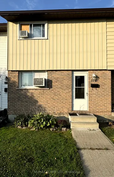 Condo Townhouse in Gananoque