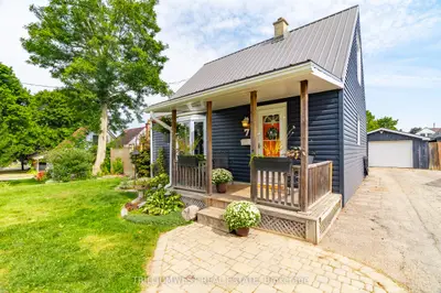 Detached in Brant