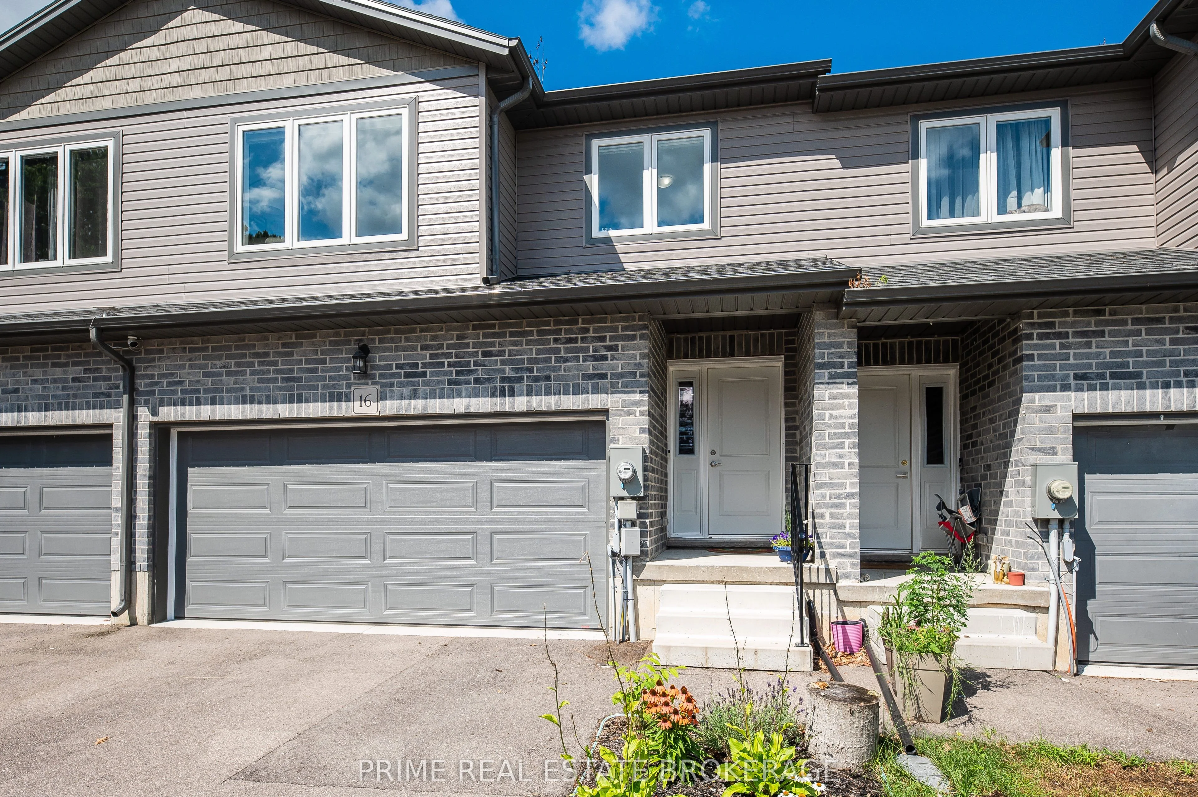 Att/Row/Townhouse in Tillsonburg