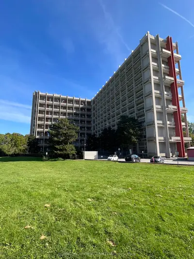 Condo Apartment in Hamilton