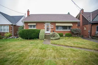 Detached in Brantford