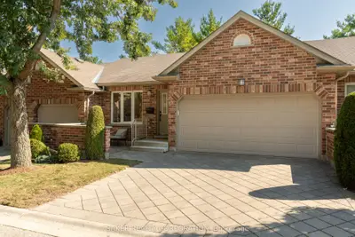 43 Capulet Walk 27, London North, On N6h 5v4