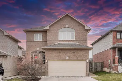 Att/Row/Townhouse in Hamilton