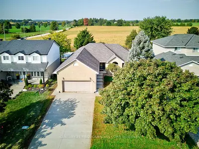 Detached in Wellesley