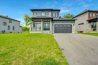 Detached in Casselman