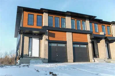 Att/Row/Townhouse in Kitchener