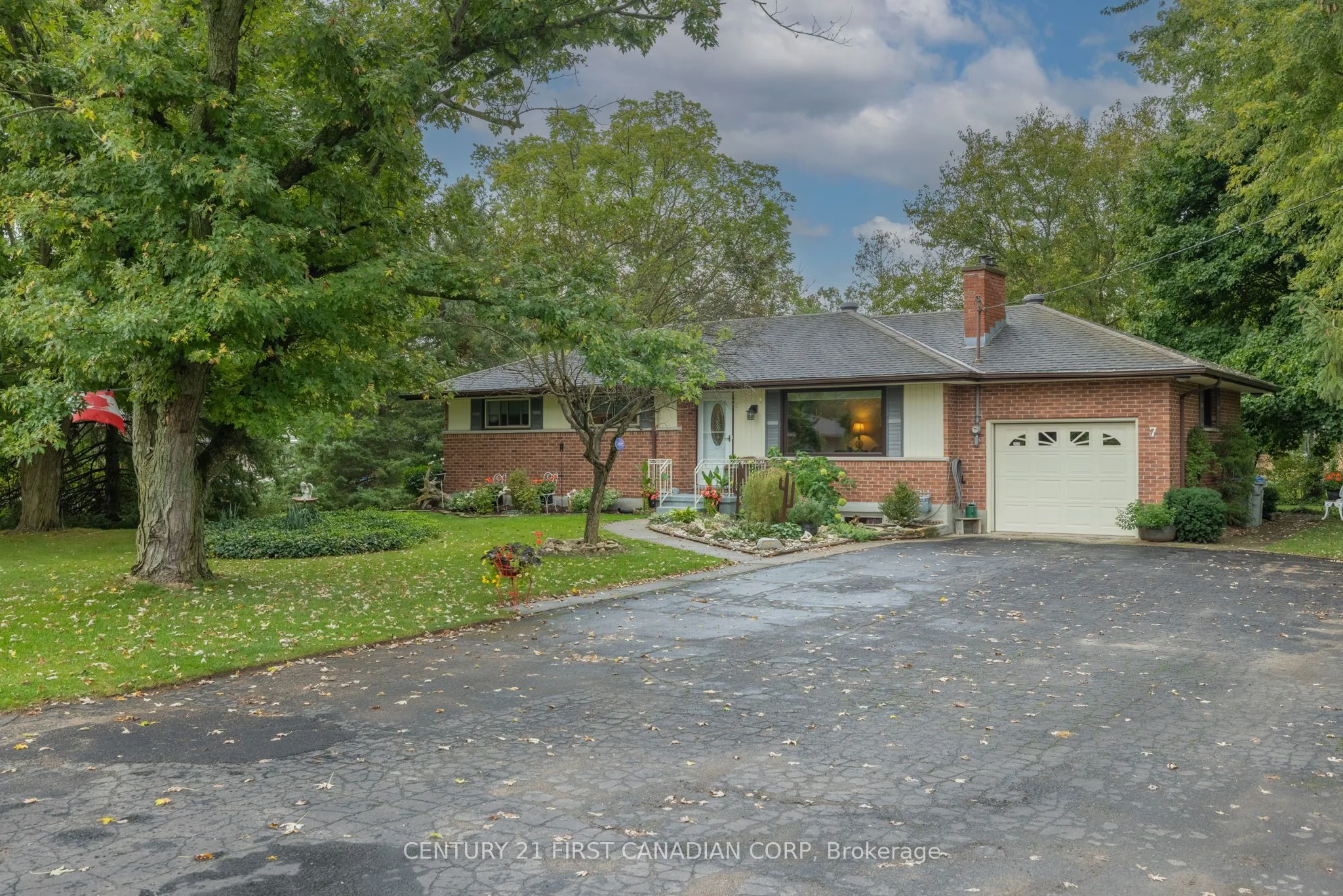 Detached in Middlesex Centre