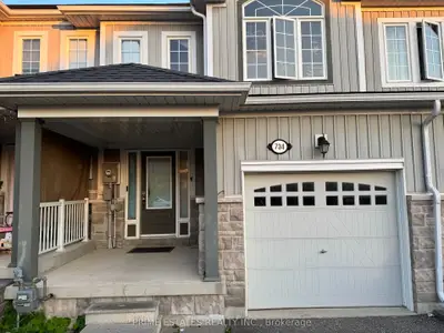 Att/Row/Townhouse in Shelburne