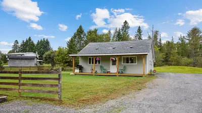 Detached in Hastings Highlands